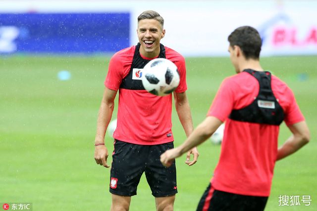 1984NBA选秀回顾，奥拉朱旺力压乔丹成状元，火箭：重选100次都选他