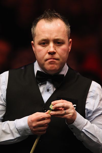 他表现得格 他表现得格