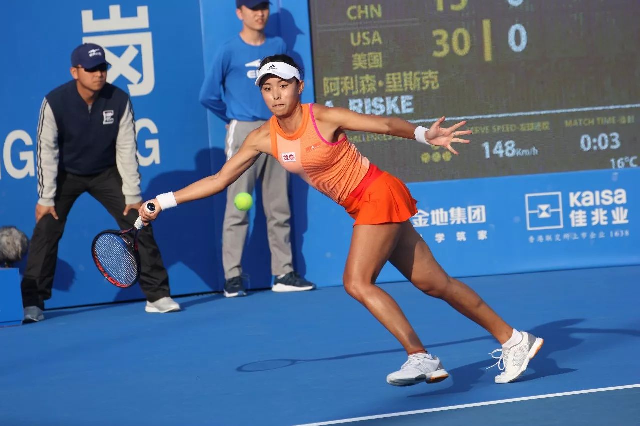 外赛场上崭 外赛场上崭