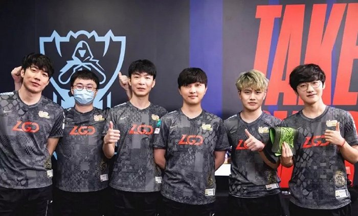 他没有丝毫 他没有丝毫